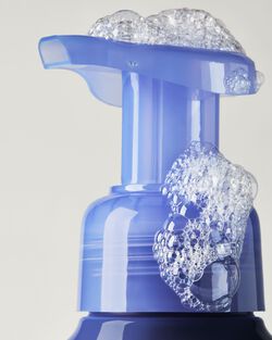 Fresh Cut Lilacs Gentle & Clean Foaming Hand Soap image number null