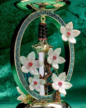 Mulan Pedestal 3-Wick Candle Holder 3-Wick Candle Holder