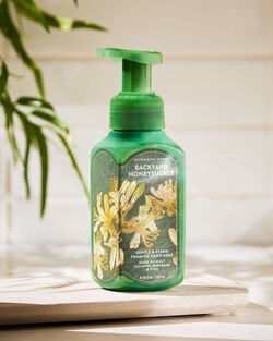 Backyard Honeysuckle Gentle & Clean Foaming Hand Soap image number null