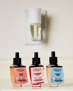 Strawberry Lover Wallflowers Fragrance Refill image number null