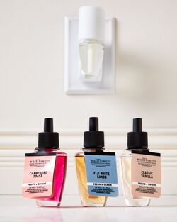 Classic Vanilla Wallflowers Fragrance Refill image number null