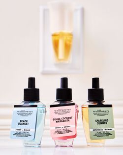 Guava Coconut Margarita Wallflowers Fragrance Refill image number null