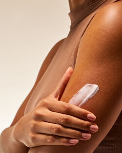 Warm Vanilla Sugar Ultimate Hydration Body Cream image number null